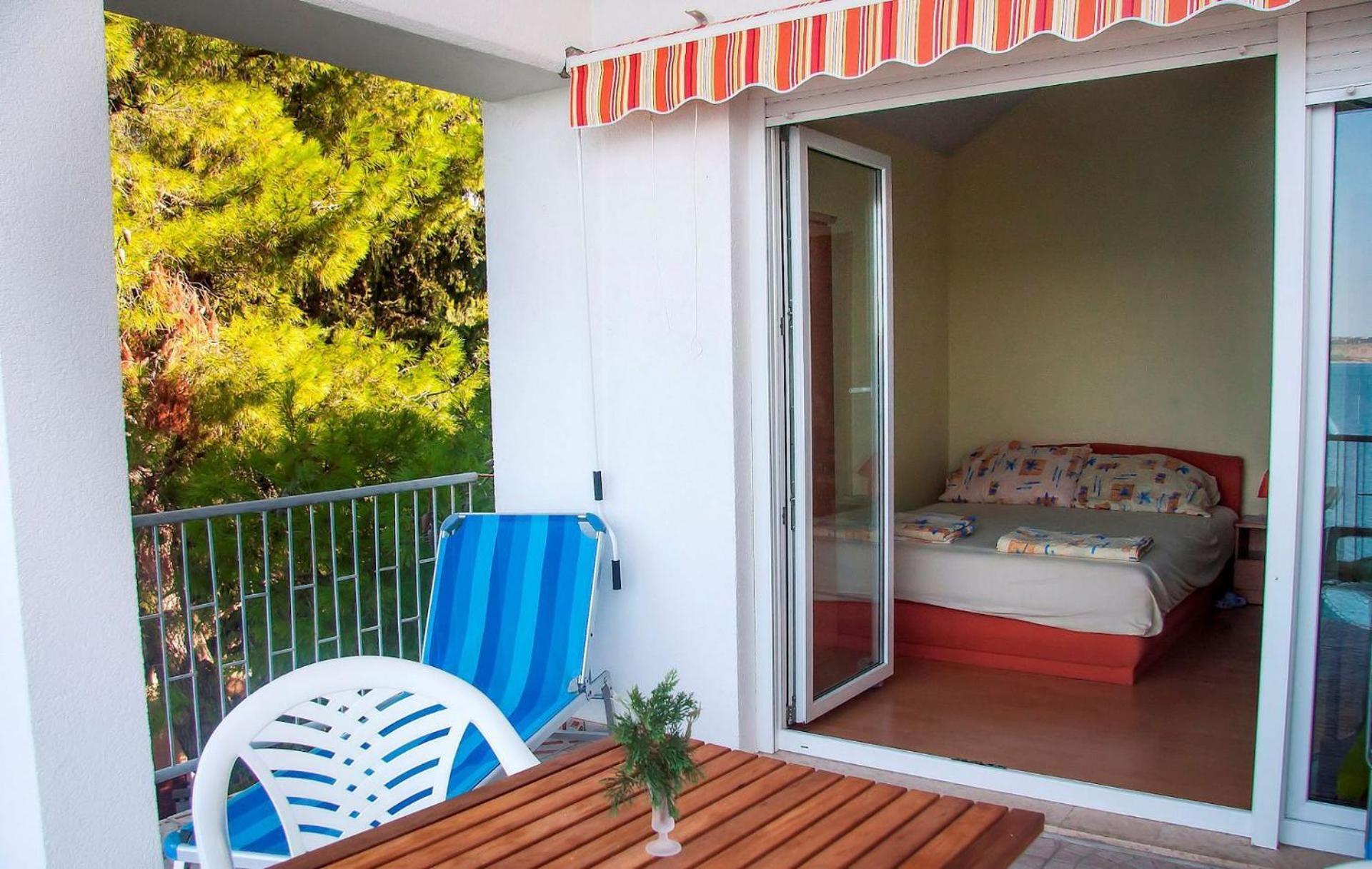 Apartments Dubravko Maslenica Bagian luar foto